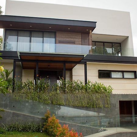 Villa Dago Pakar Bandung Exteriör bild