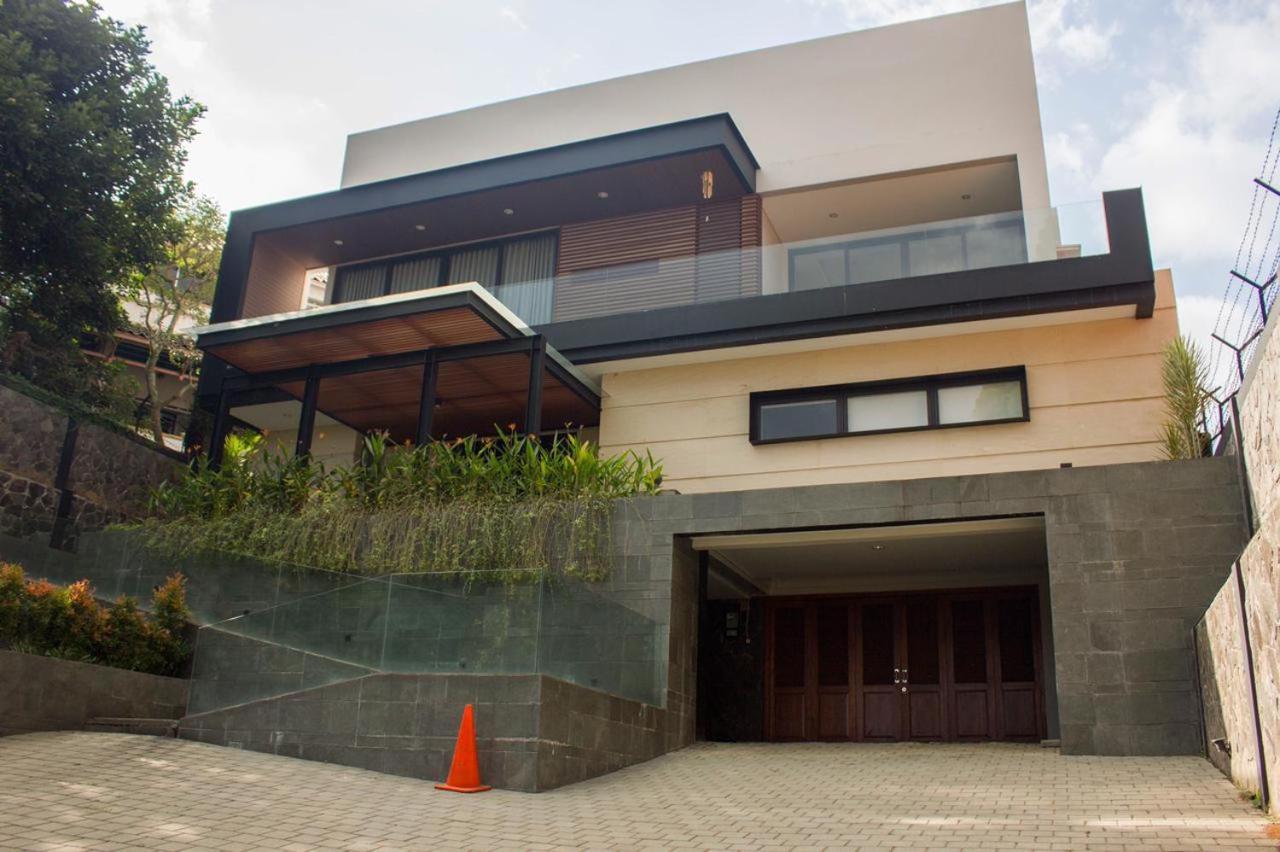 Villa Dago Pakar Bandung Exteriör bild