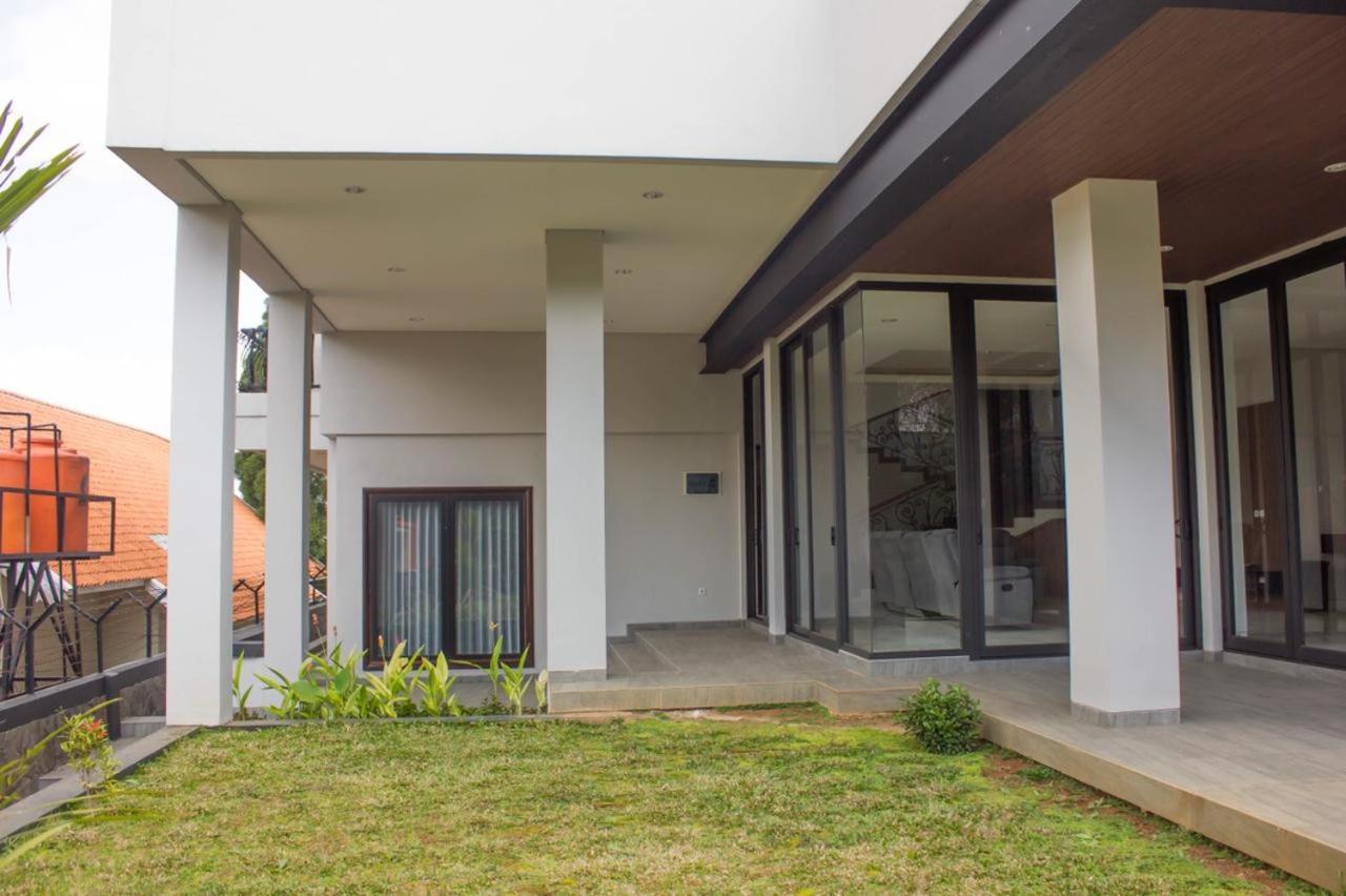 Villa Dago Pakar Bandung Exteriör bild