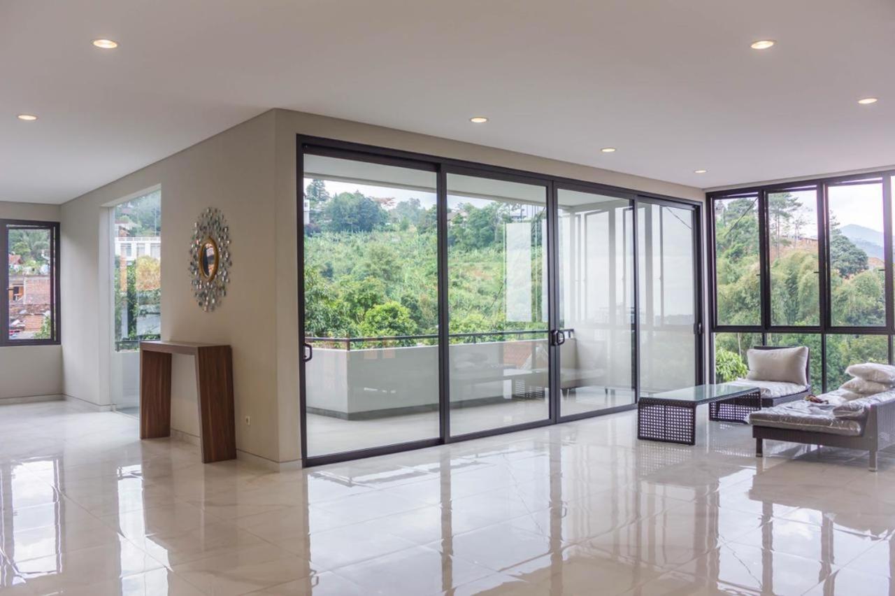 Villa Dago Pakar Bandung Exteriör bild